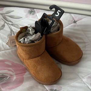 NWT First Steps Toddler Size 5 Cozy Tan Kids Boots